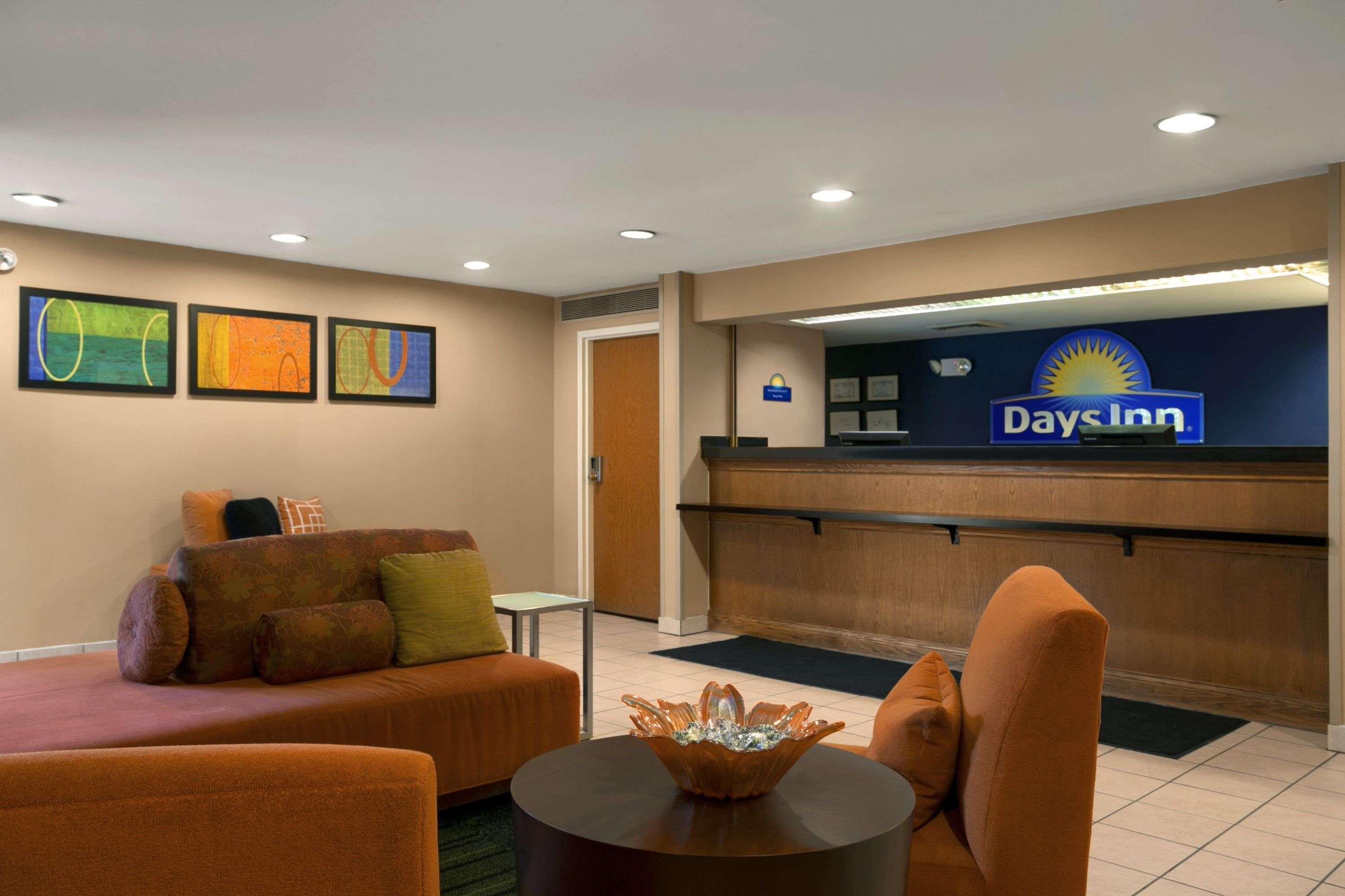 Days Inn By Wyndham Chattanooga/Hamilton Place Exteriör bild