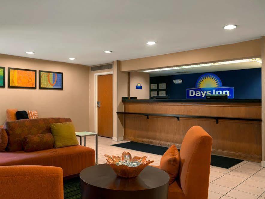 Days Inn By Wyndham Chattanooga/Hamilton Place Exteriör bild