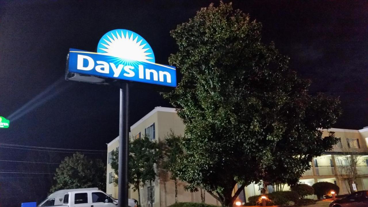 Days Inn By Wyndham Chattanooga/Hamilton Place Exteriör bild